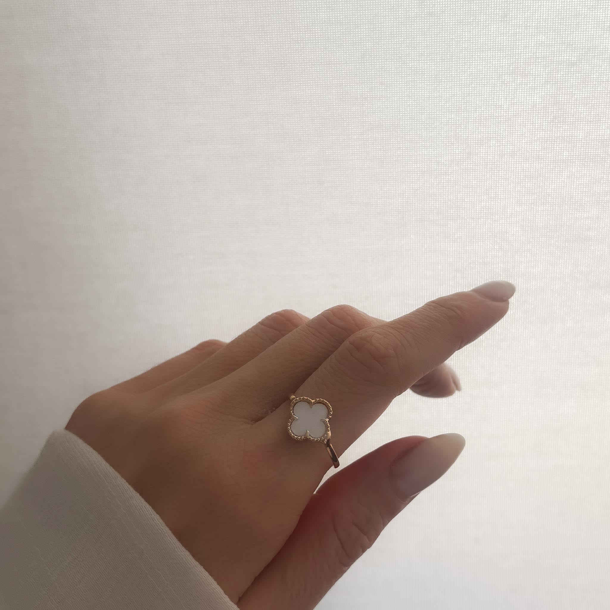 Anel Tam Único 18 - Trevo Perolado