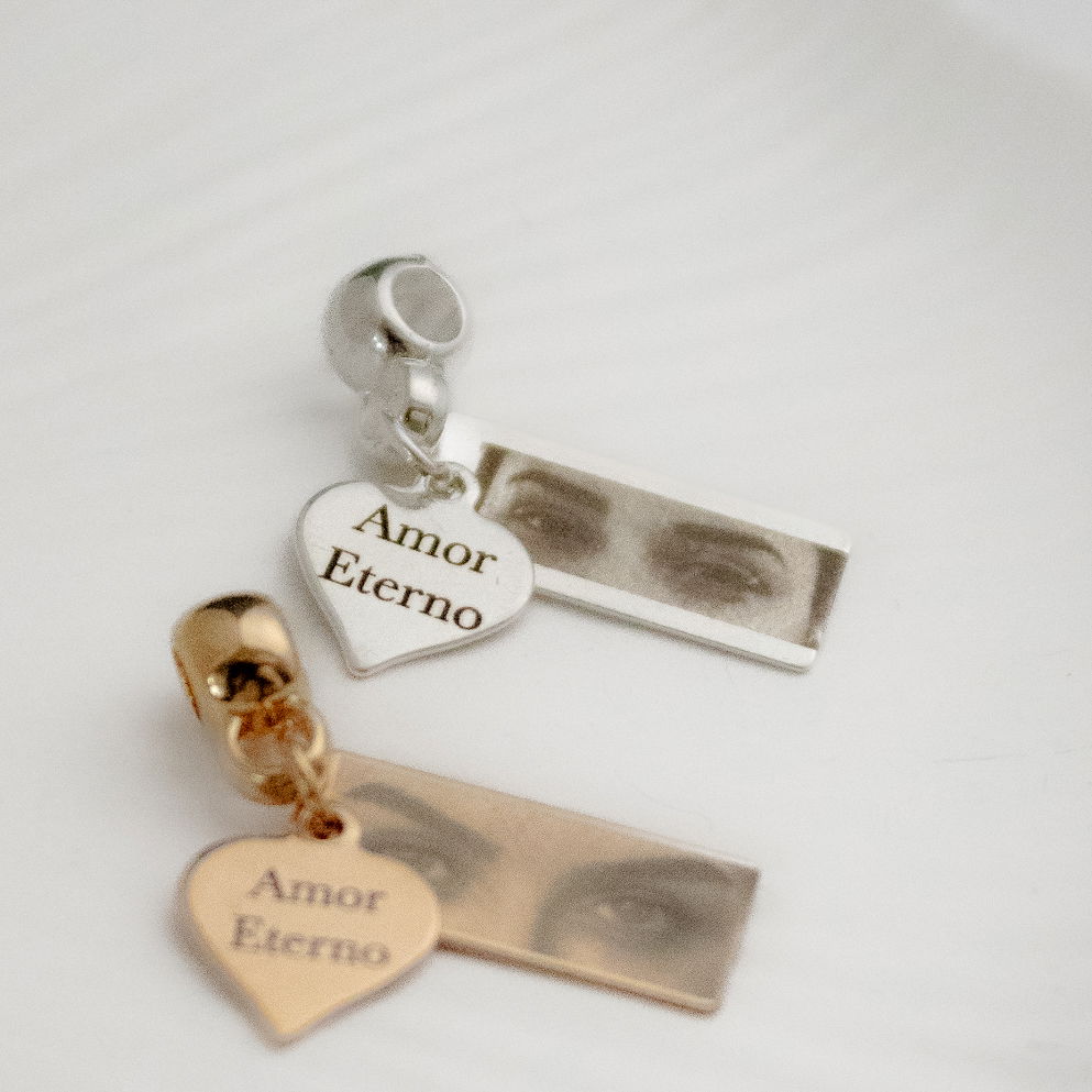 Berloque/Pingente - Gravação (Olhar ou Sorriso) e Coração