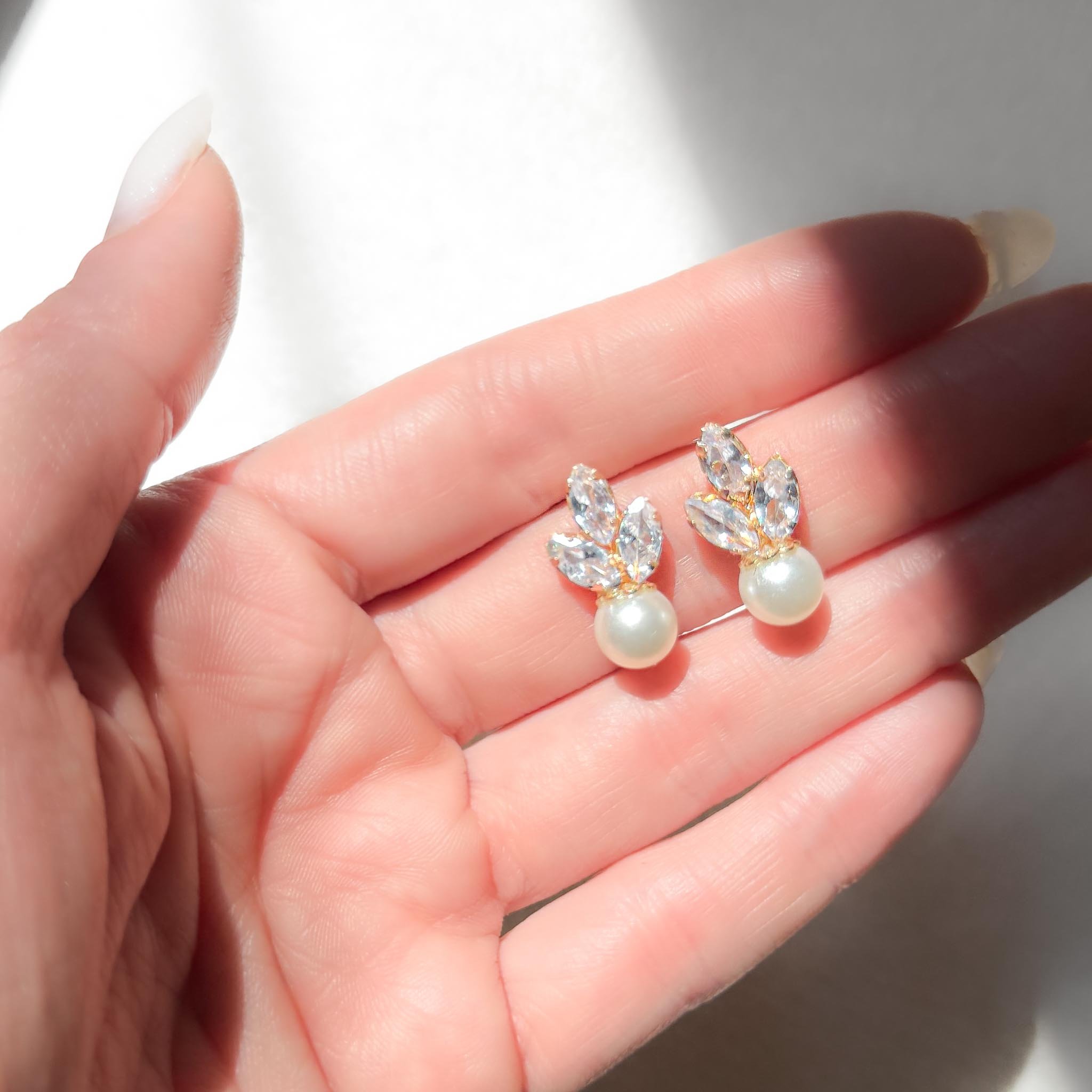 Brinco - Detalhes de Zircônia e Pérola Noivas