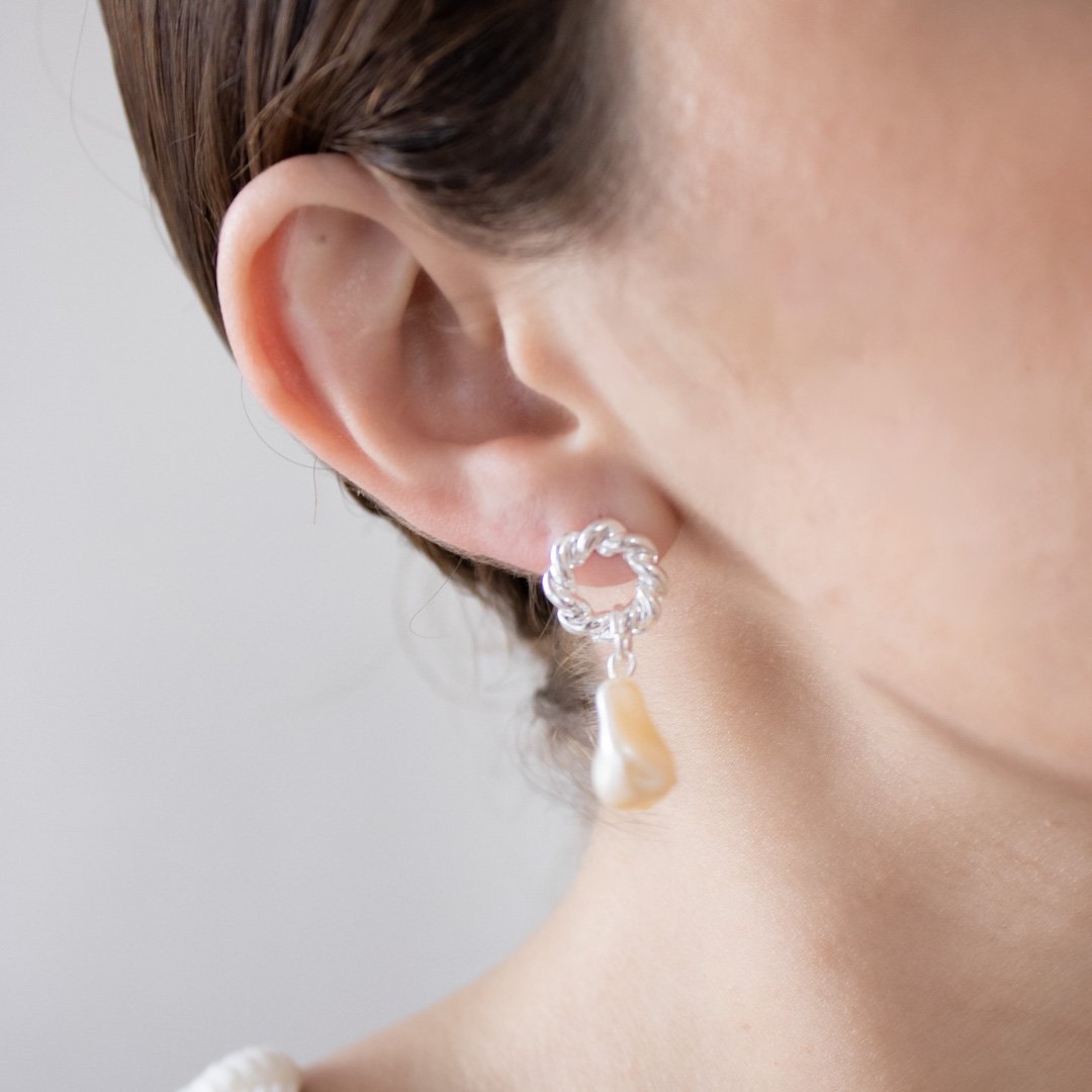 Brinco Médio - Mandala e Pérola Abstrata