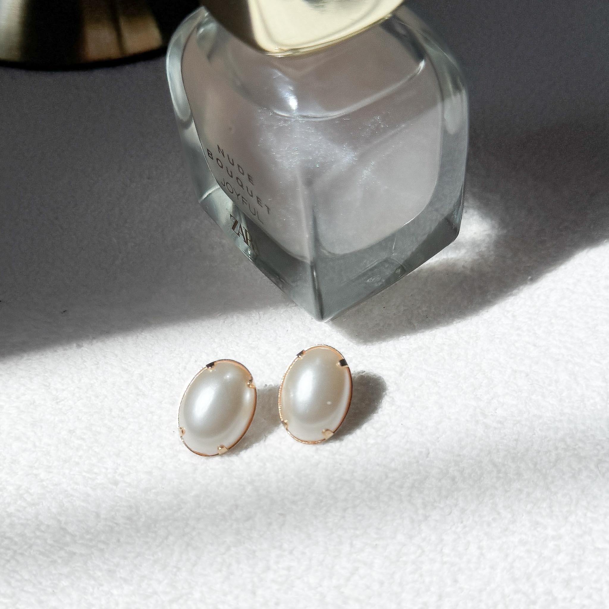 Brinco Médio - Oval Pérola 18mm