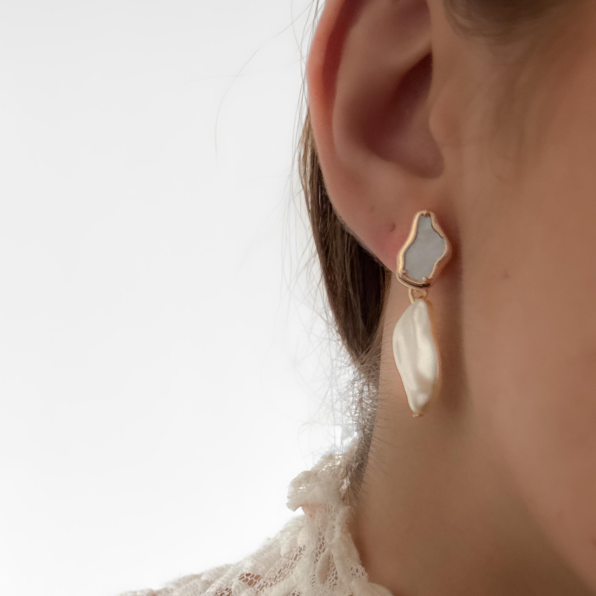 Brinco Médio - Silhueta Orgânica