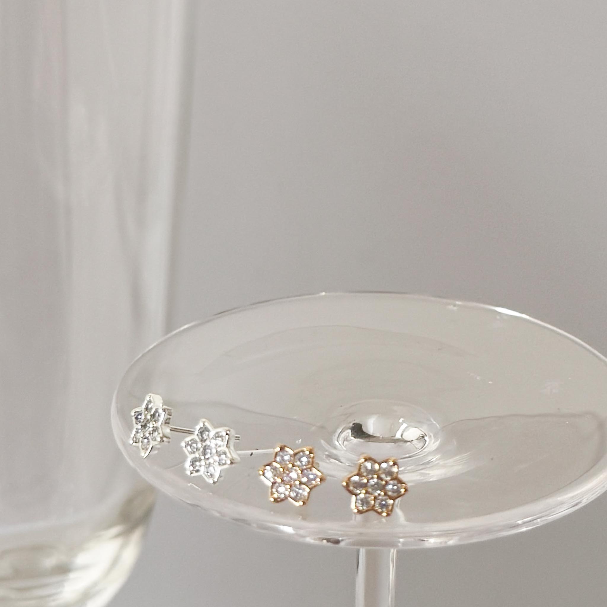 Brinco Pequeno - Estrela Zircônia