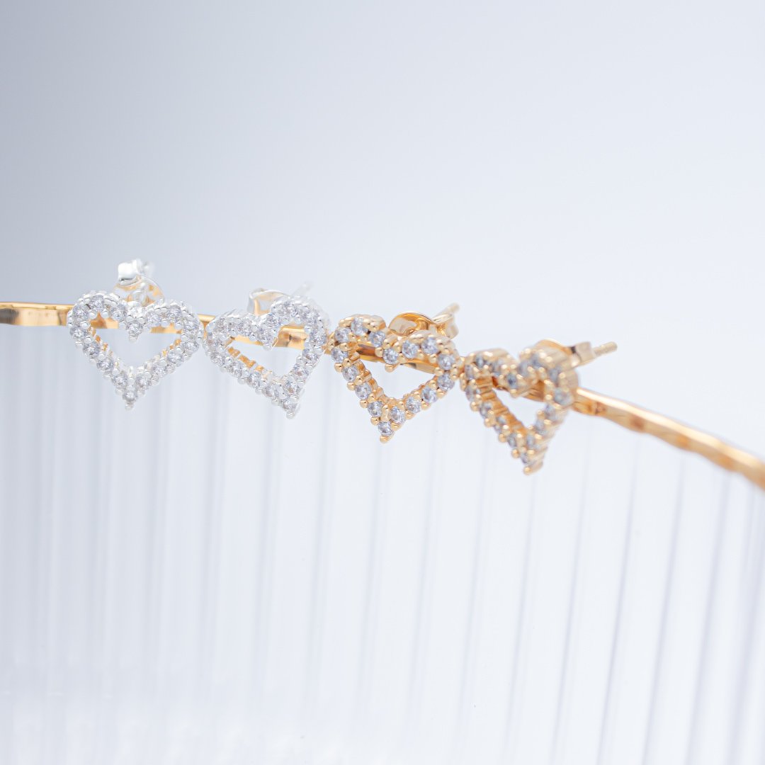 Brinco Pequeno Coração Vazado - Microzircônia