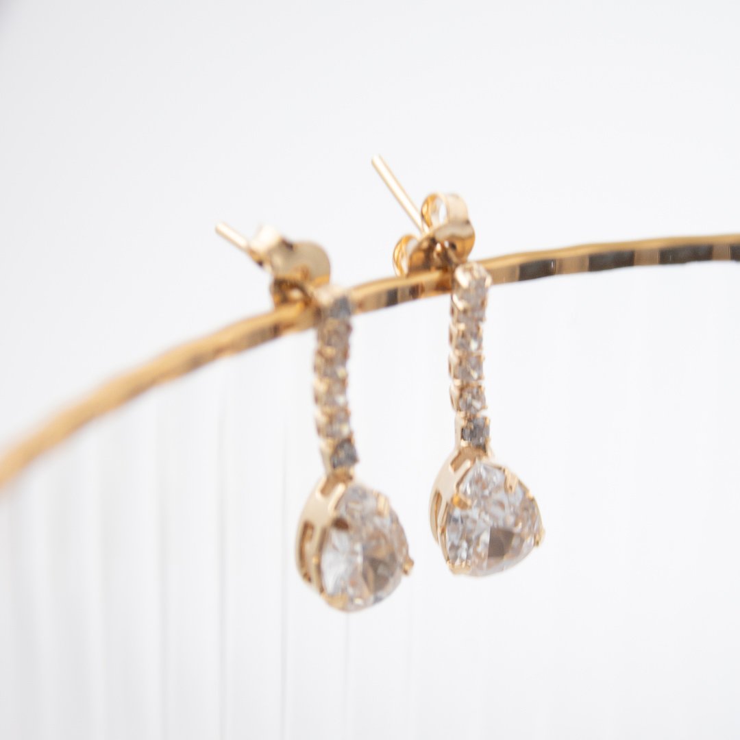 Brinco Pequeno - Zircônia e Gotinha