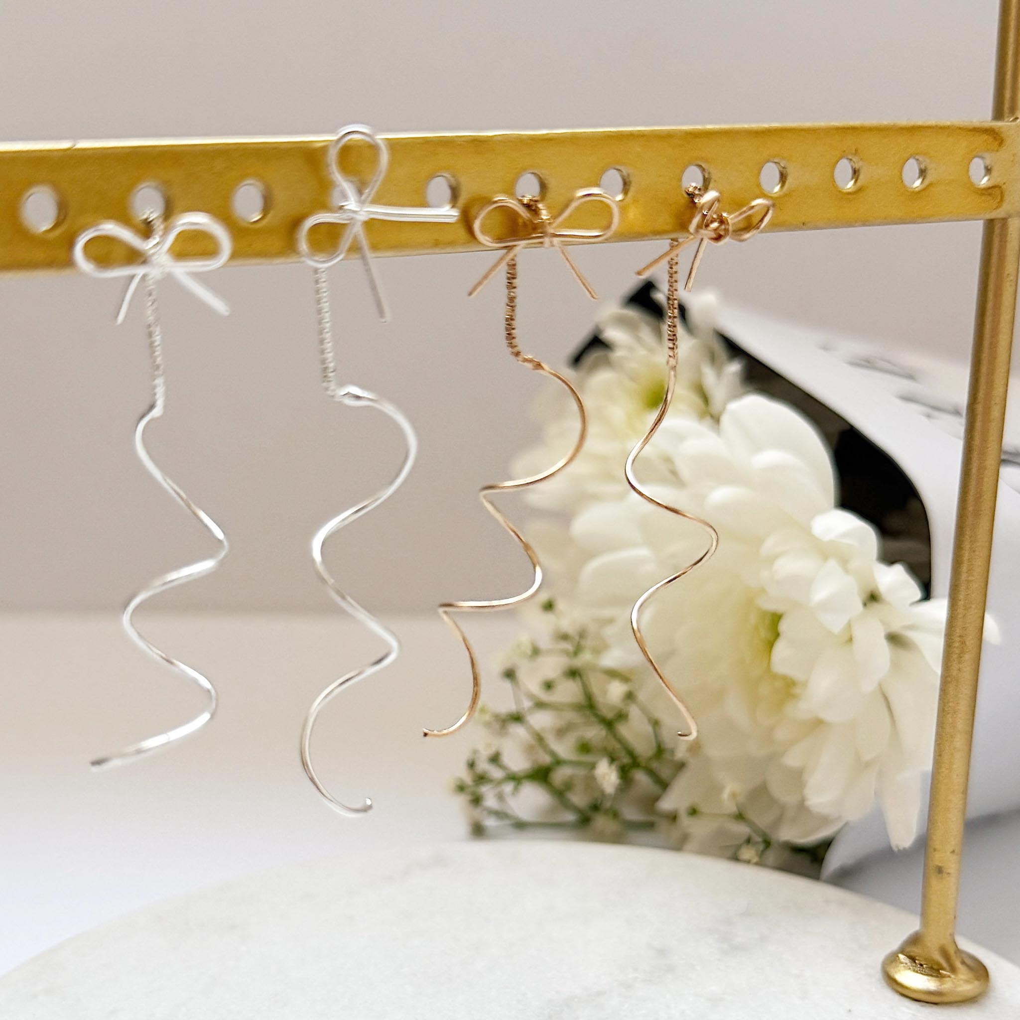 Brinco Transpassado - Laçinho Espiral