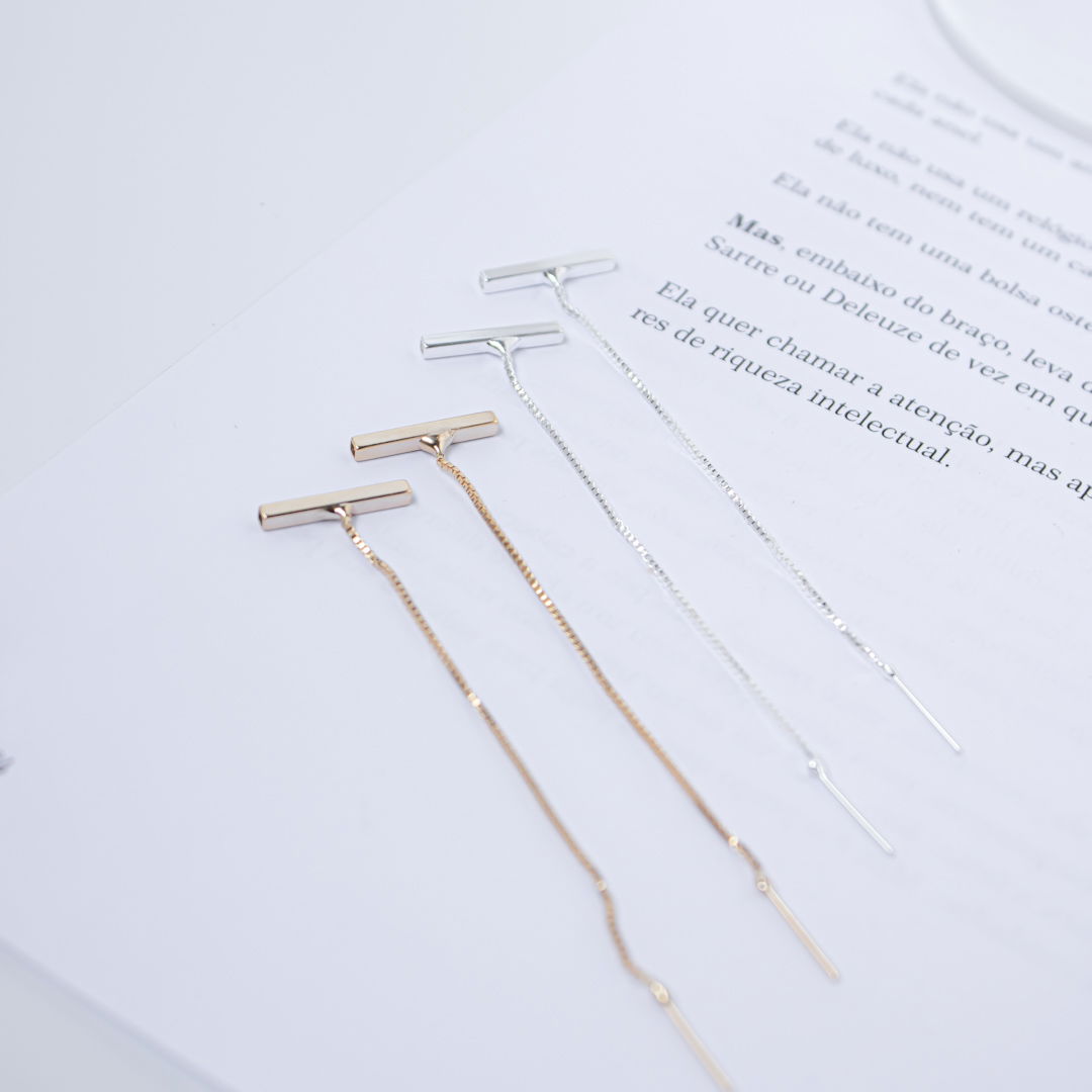 Brinco Transpassado - Minimalista Plaquinha Média