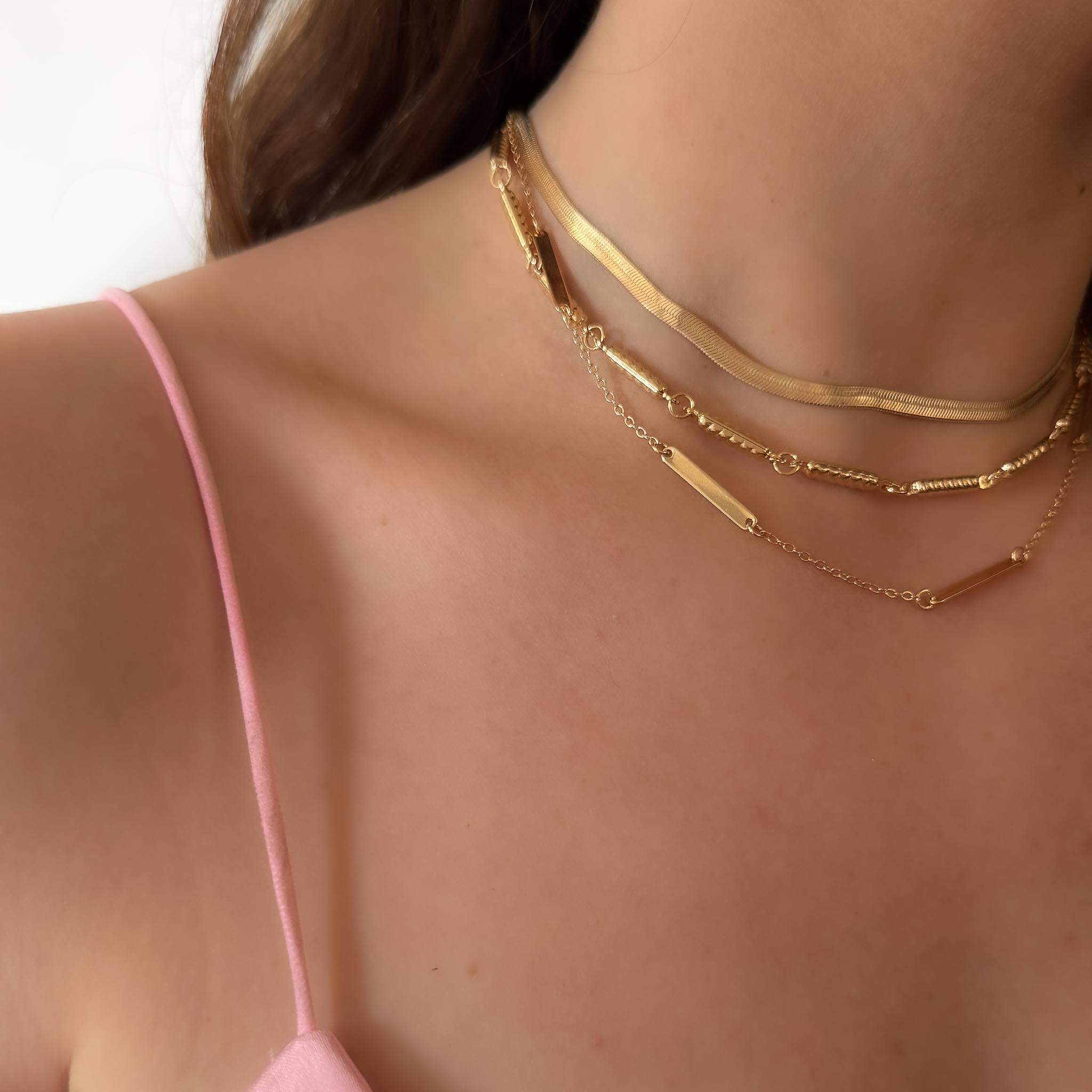 Colar Curto - Plaquinhas