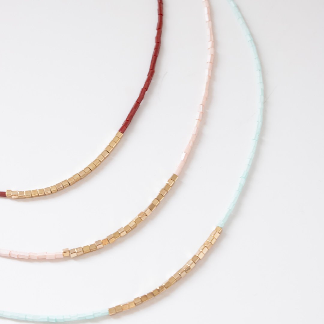 Choker - Cubinhos Detalhe Metal (Escolha a cor)