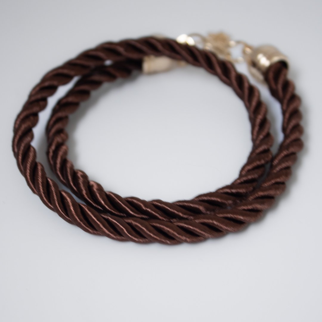 Colar Curto - Cordão Marrom