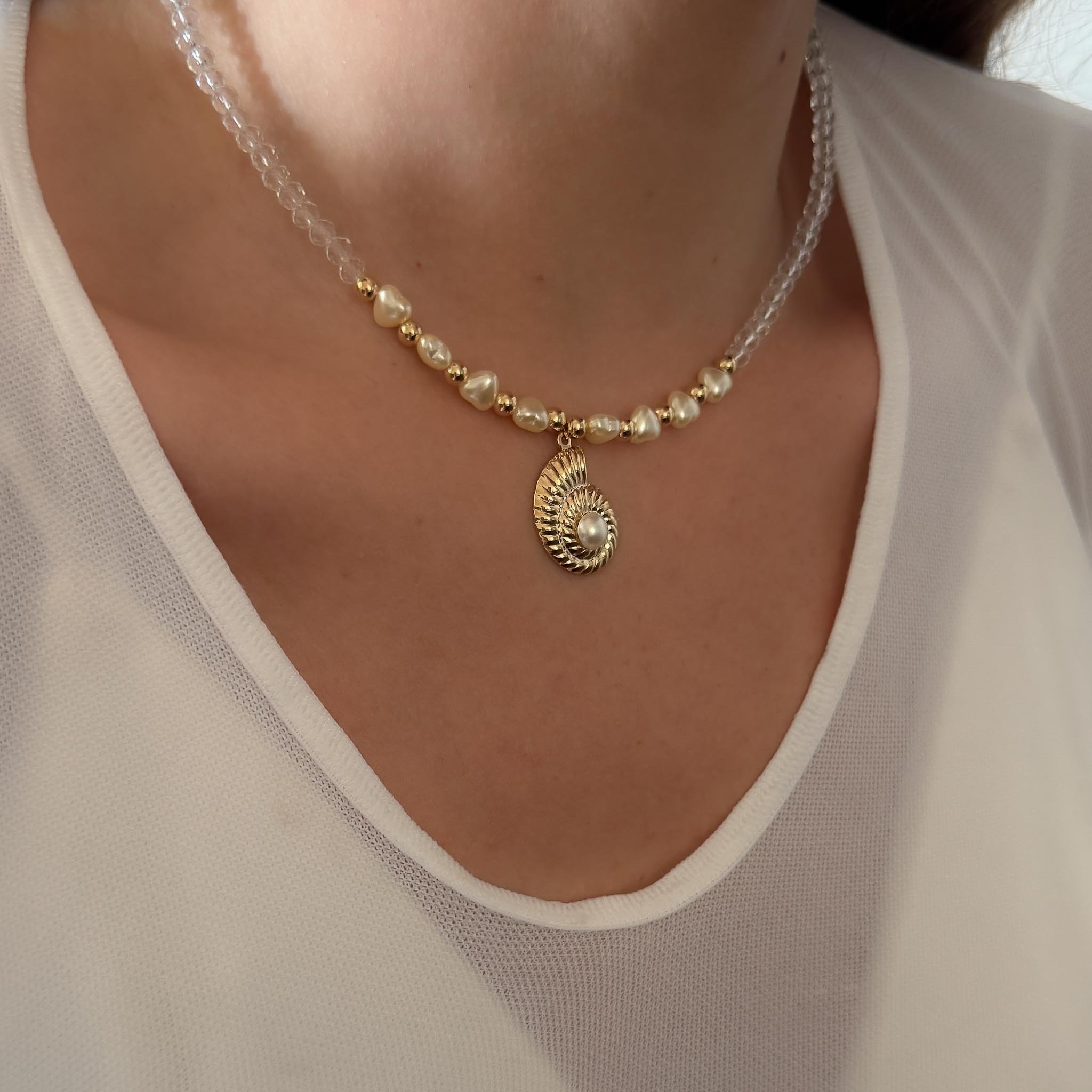 Colar Curto - Cristais e Concha