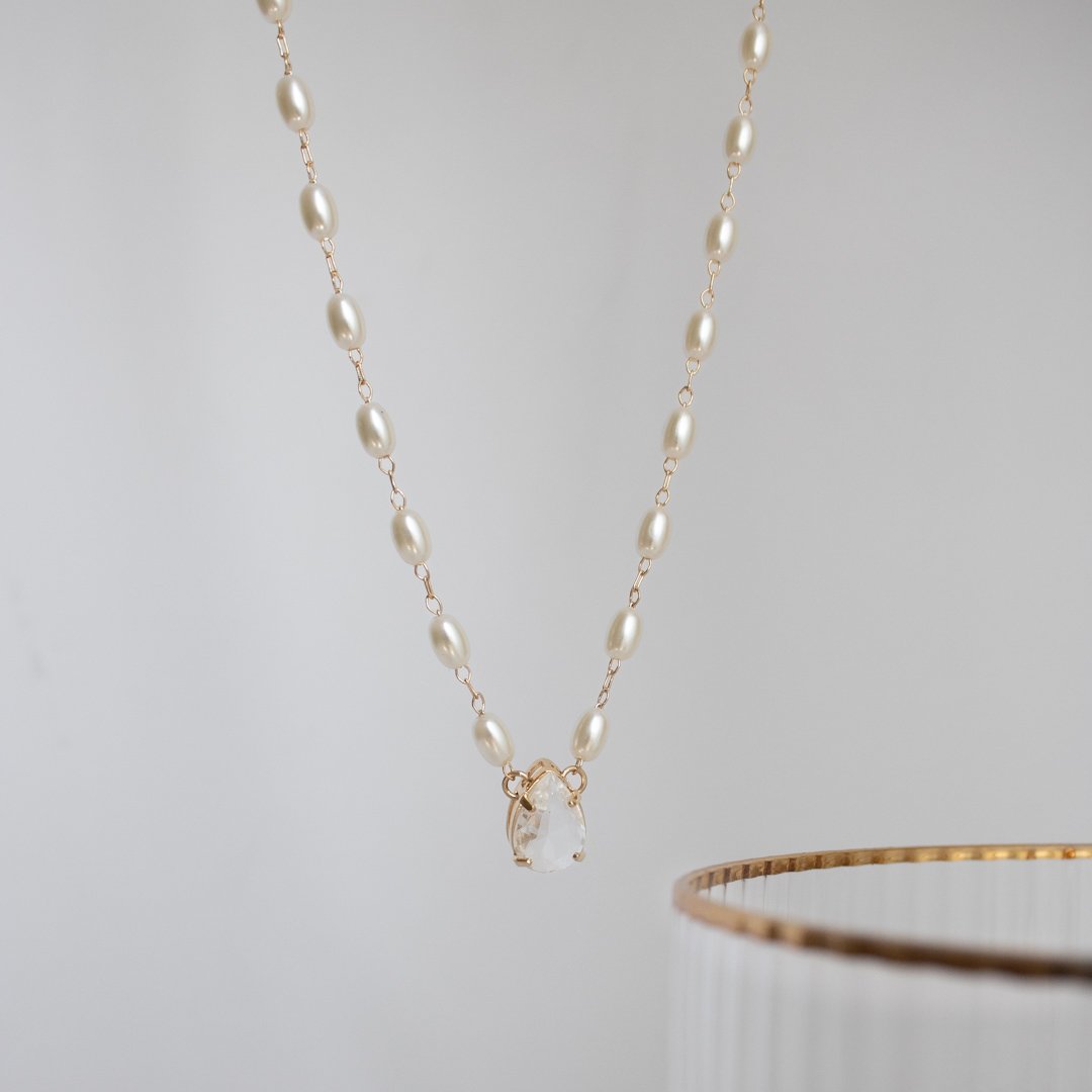 Colar Curto - Pérolas e Gota