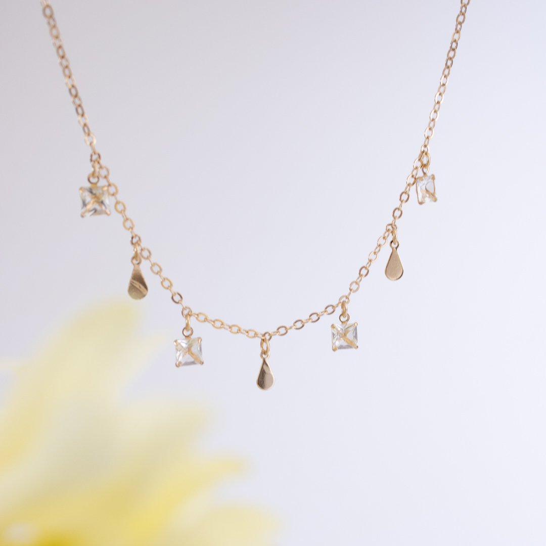 Colar Curto - Pingentes e Quadradinhos