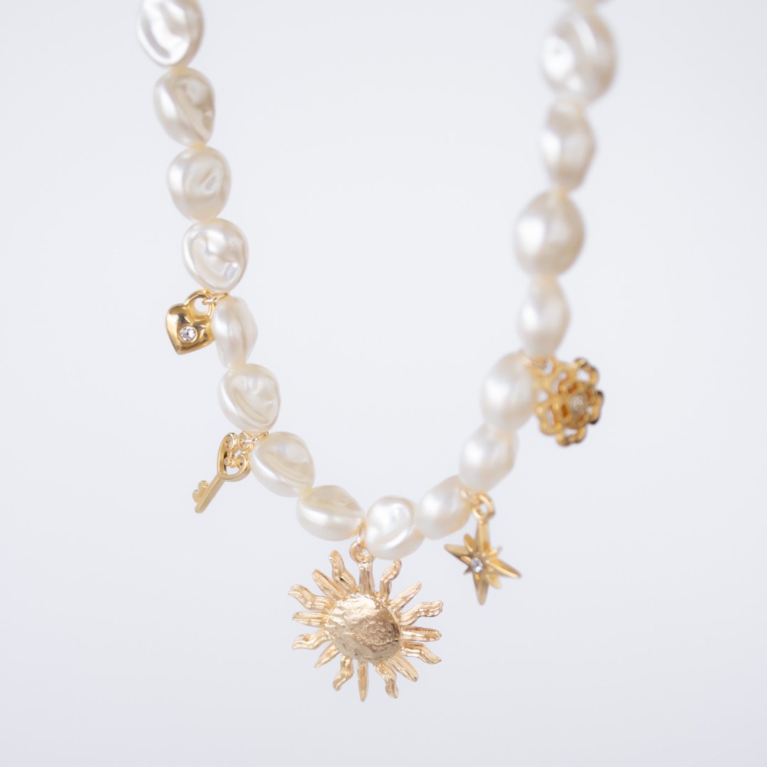 Colar Curto - Pingentes Verão e Pérolas