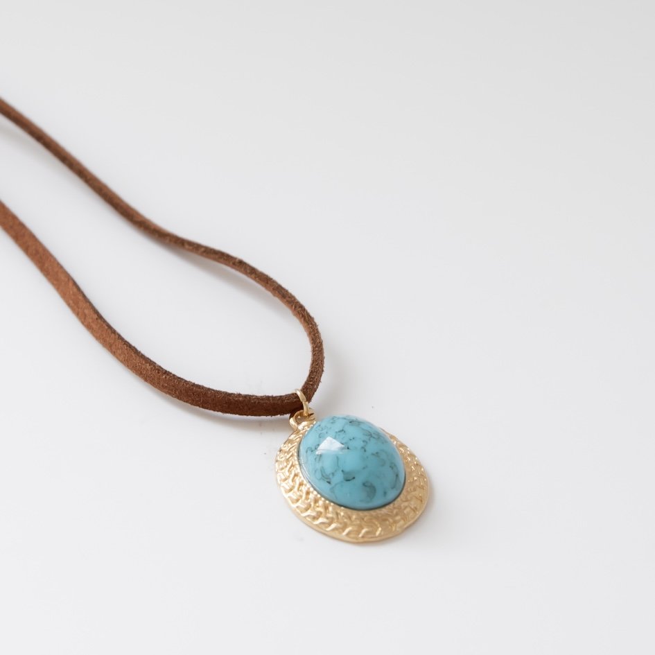 Colar Curto - Camurça & Pedra Oval