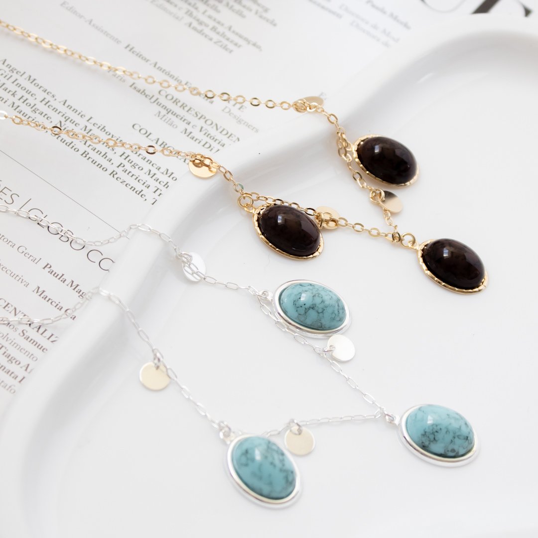 Colar Curto - Medalha Oval Marrom ou Turquesa