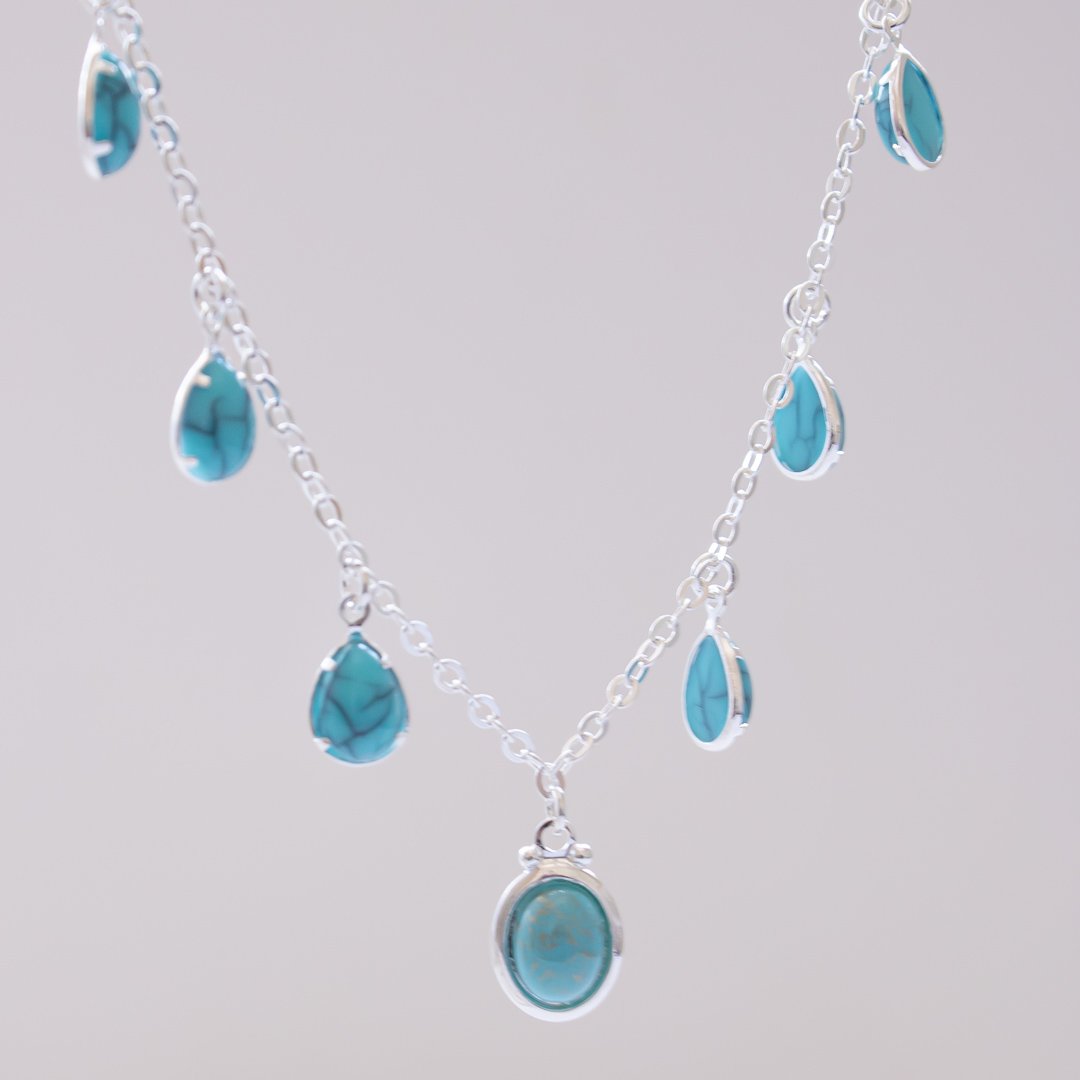 Colar Curto - Pingentes Gotinhas Turquesa