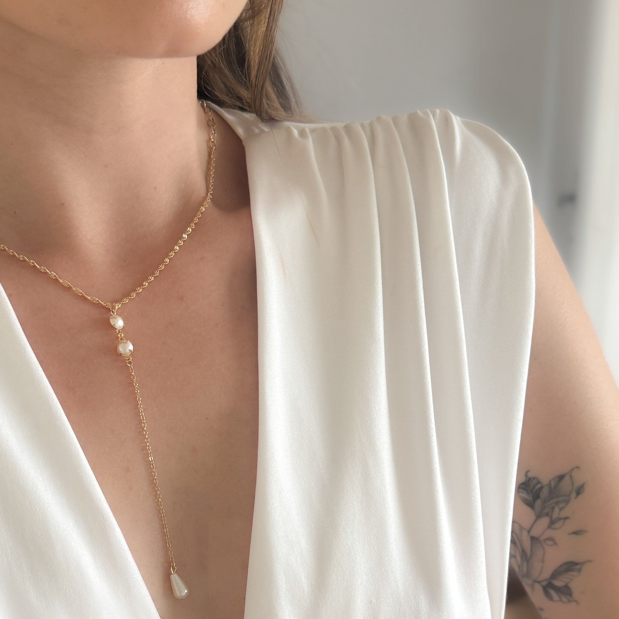 Colar Dois em Um - Detalhes nas Costas