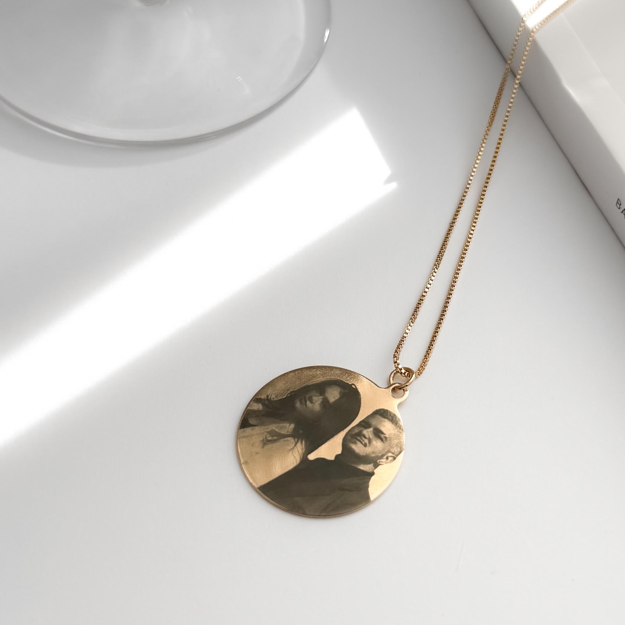 Colar Foto Realista à Laser - Medalha Fina 25mm