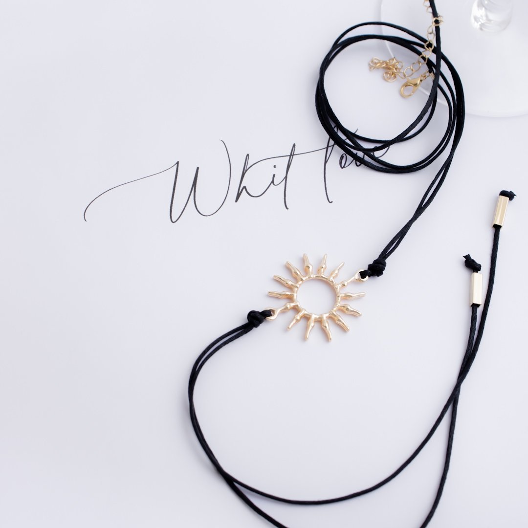 Colar Gravatinha Fio - Sol