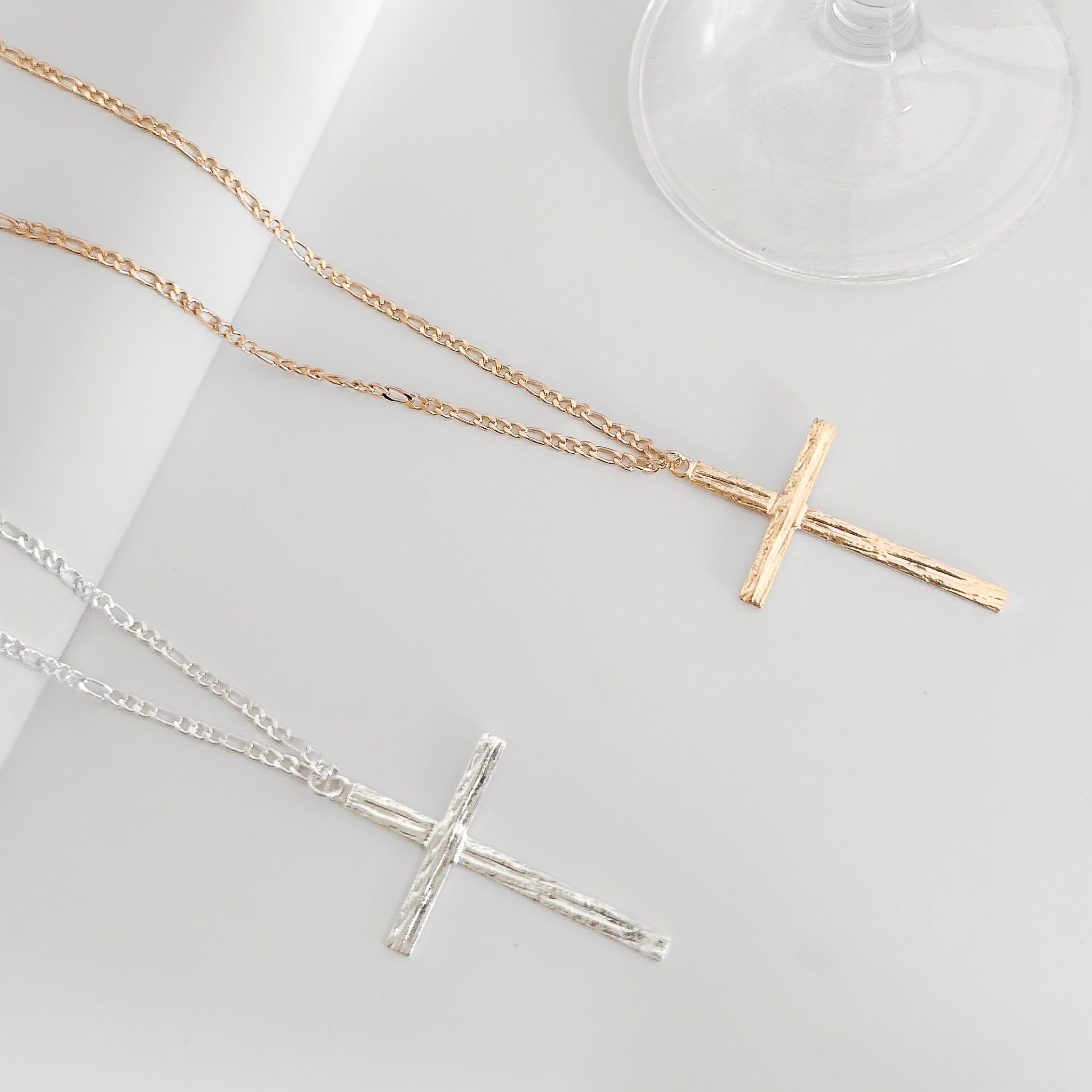 Colar longo - Masculino Crucifixo