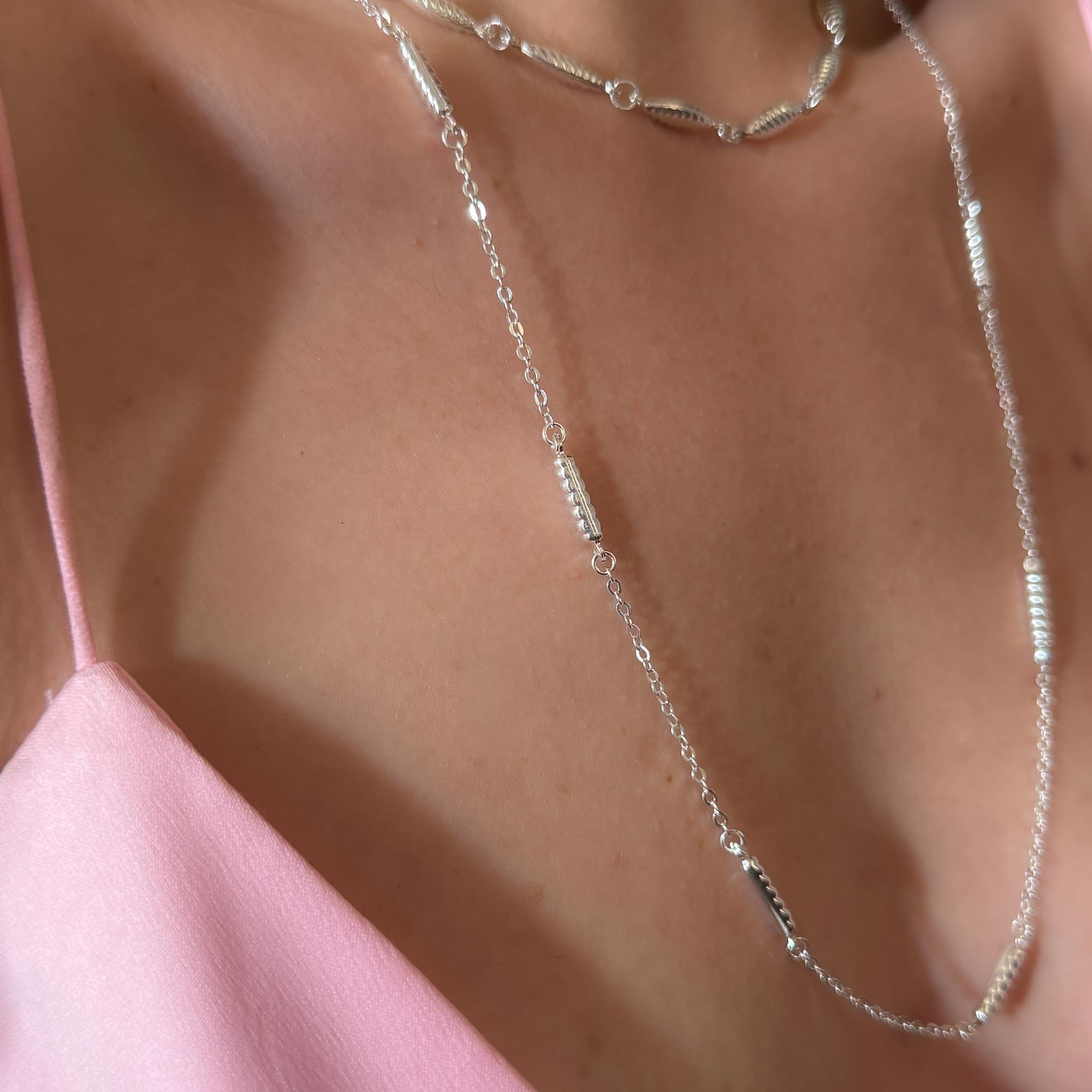 Colar Longo - Pingentes Texturizados