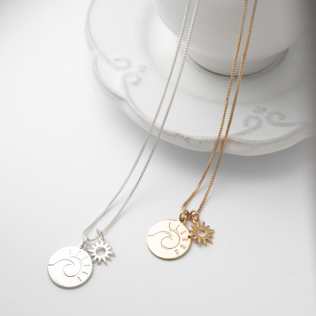 Colar Longo - Medalha Sol e Mar