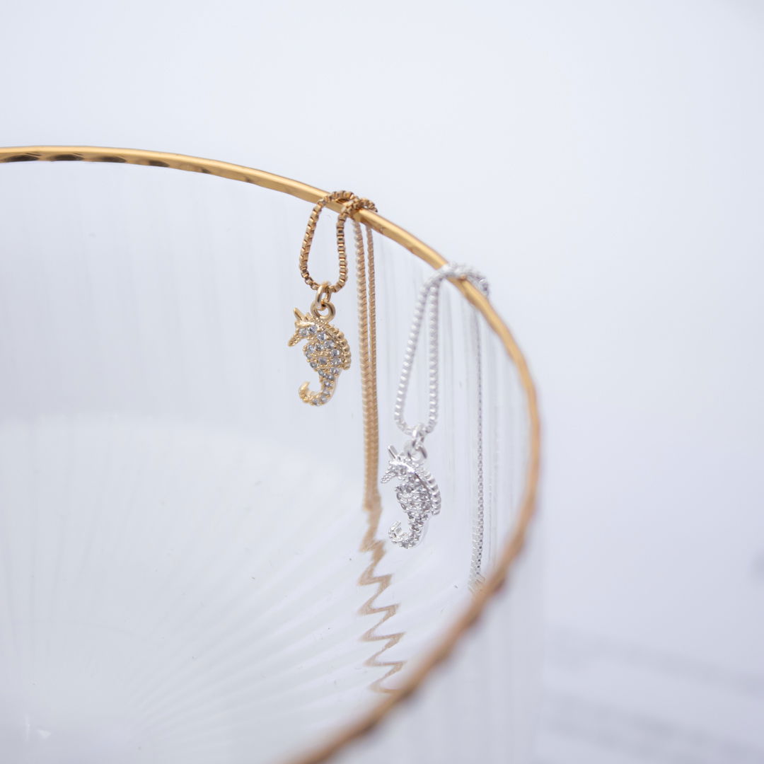 Colar Médio - Cavalo Marinho Zircônia