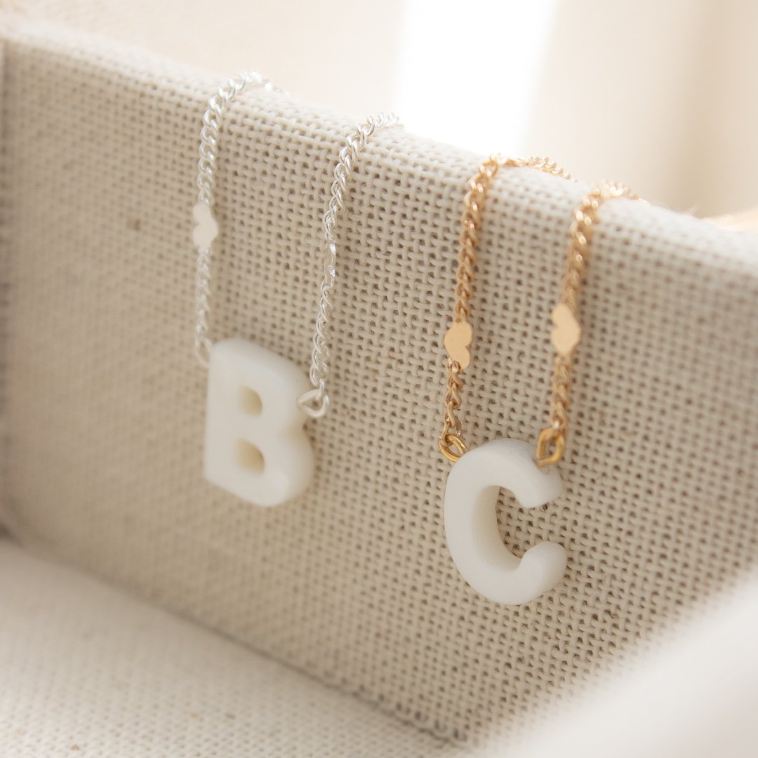 Colar Médio - Letra Perolada