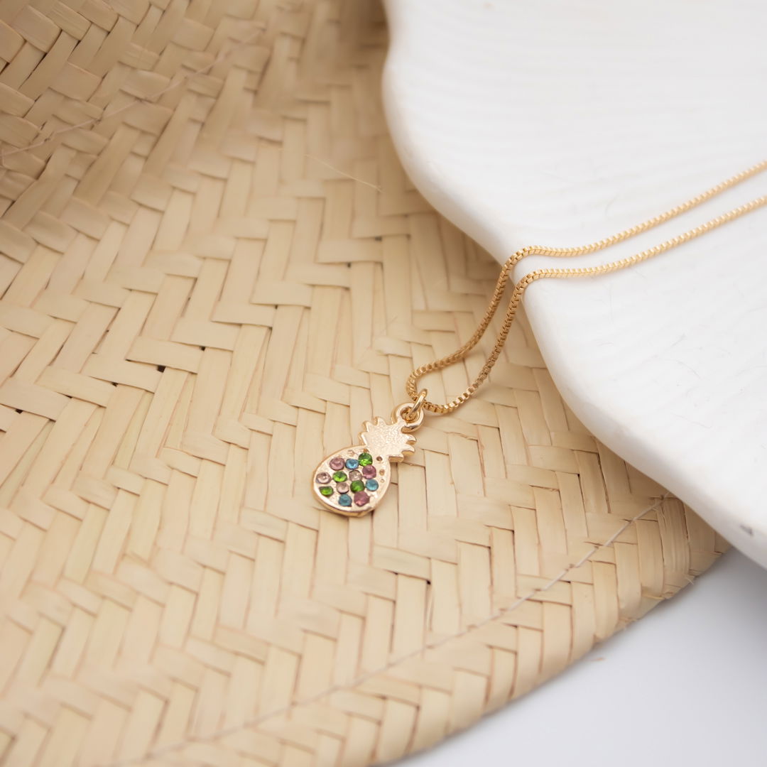 Colar Médio - Pingente Abacaxi Colorido