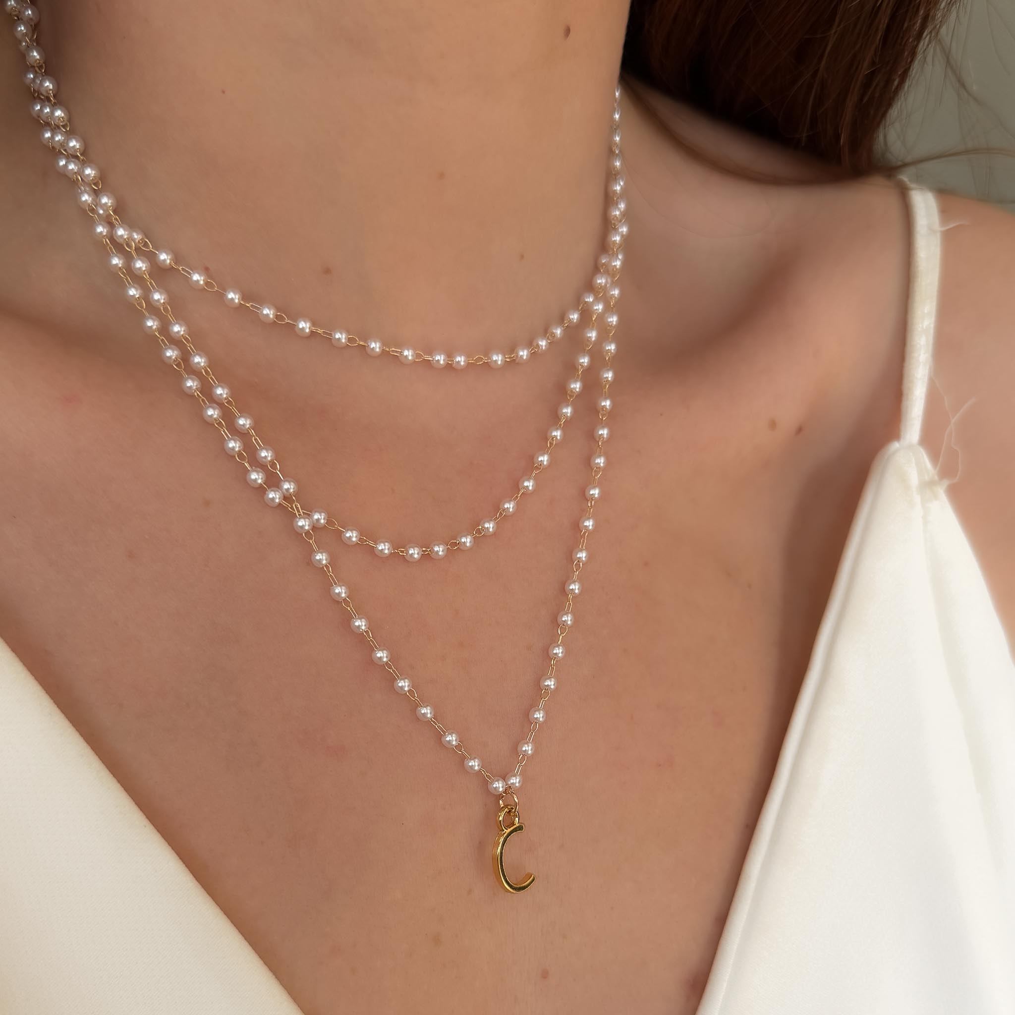 Colar Triplo Dourado - Pérolas e Inicial