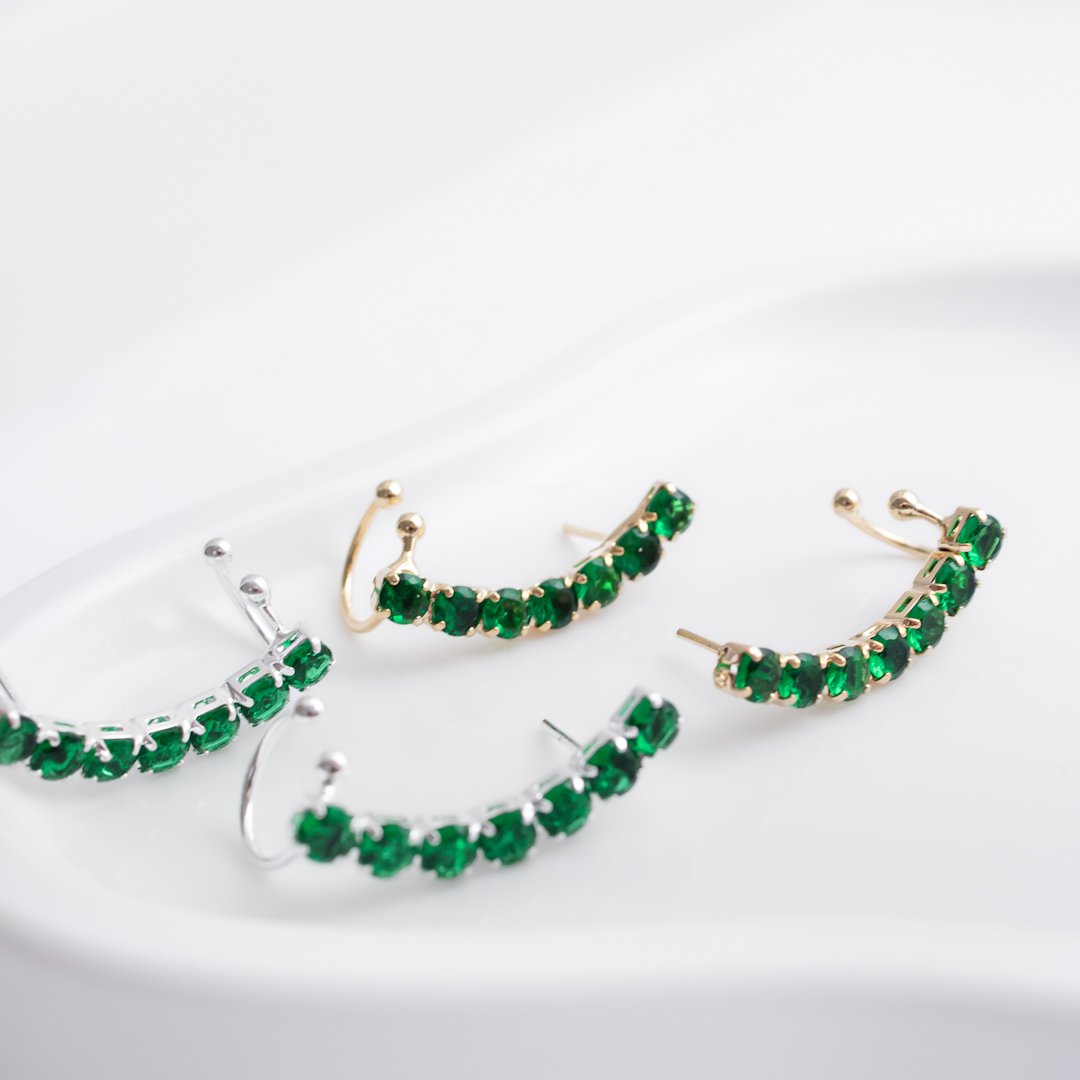 Ear Cuff - Zircônia Verde Esmeralda