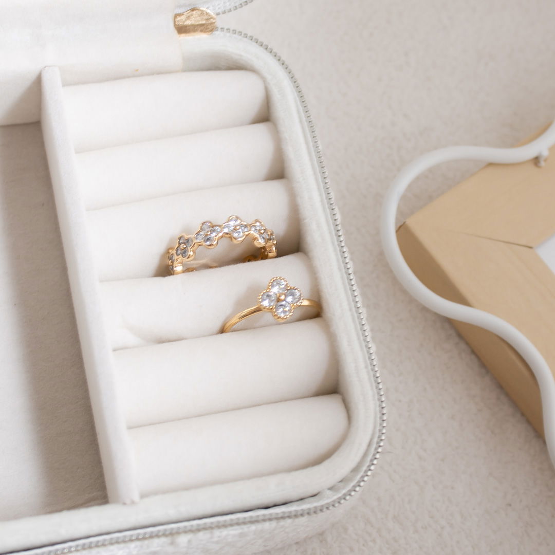 Kit 2 Anéis - Trevos Zircônia