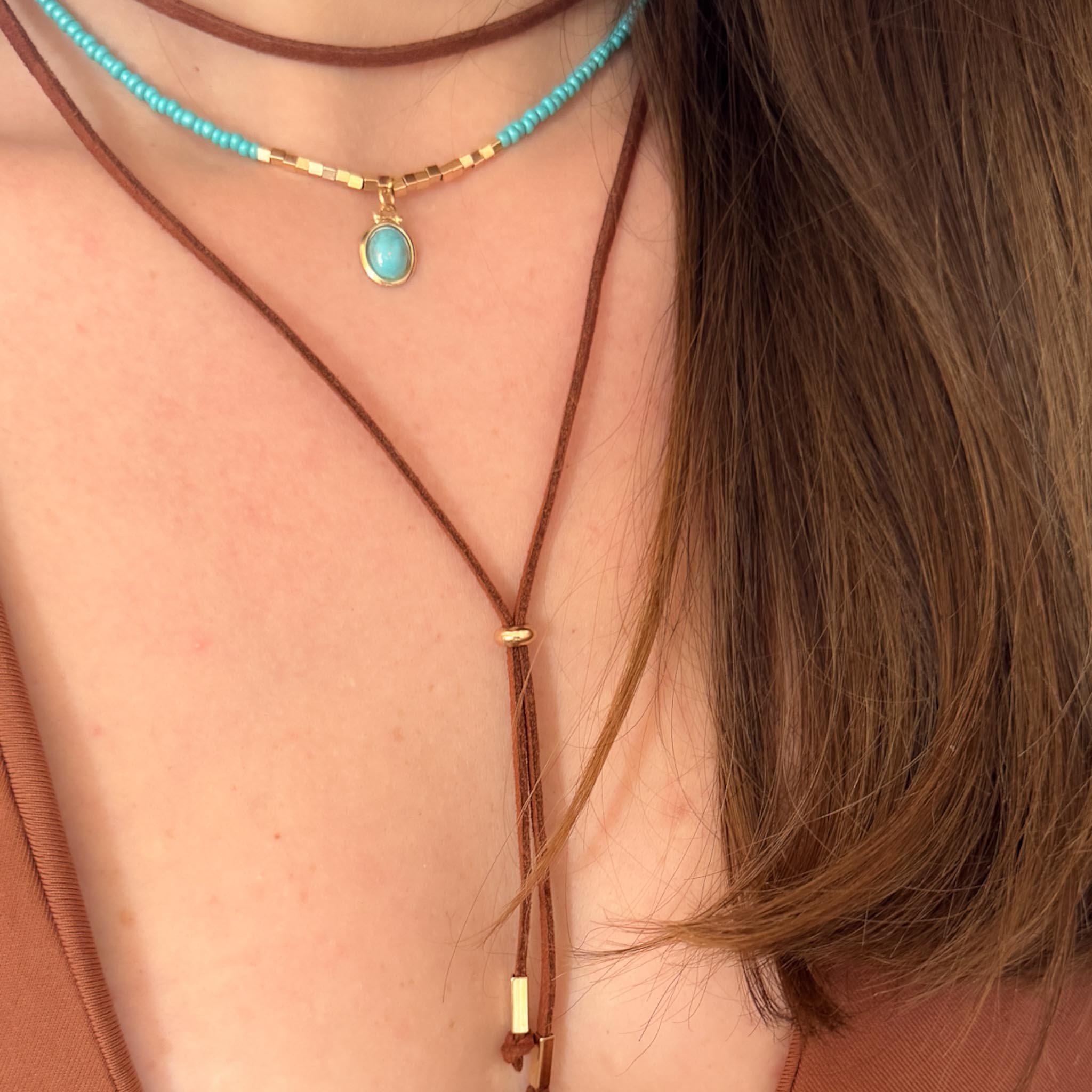 Kit Choker e Gravatinha - Camurça