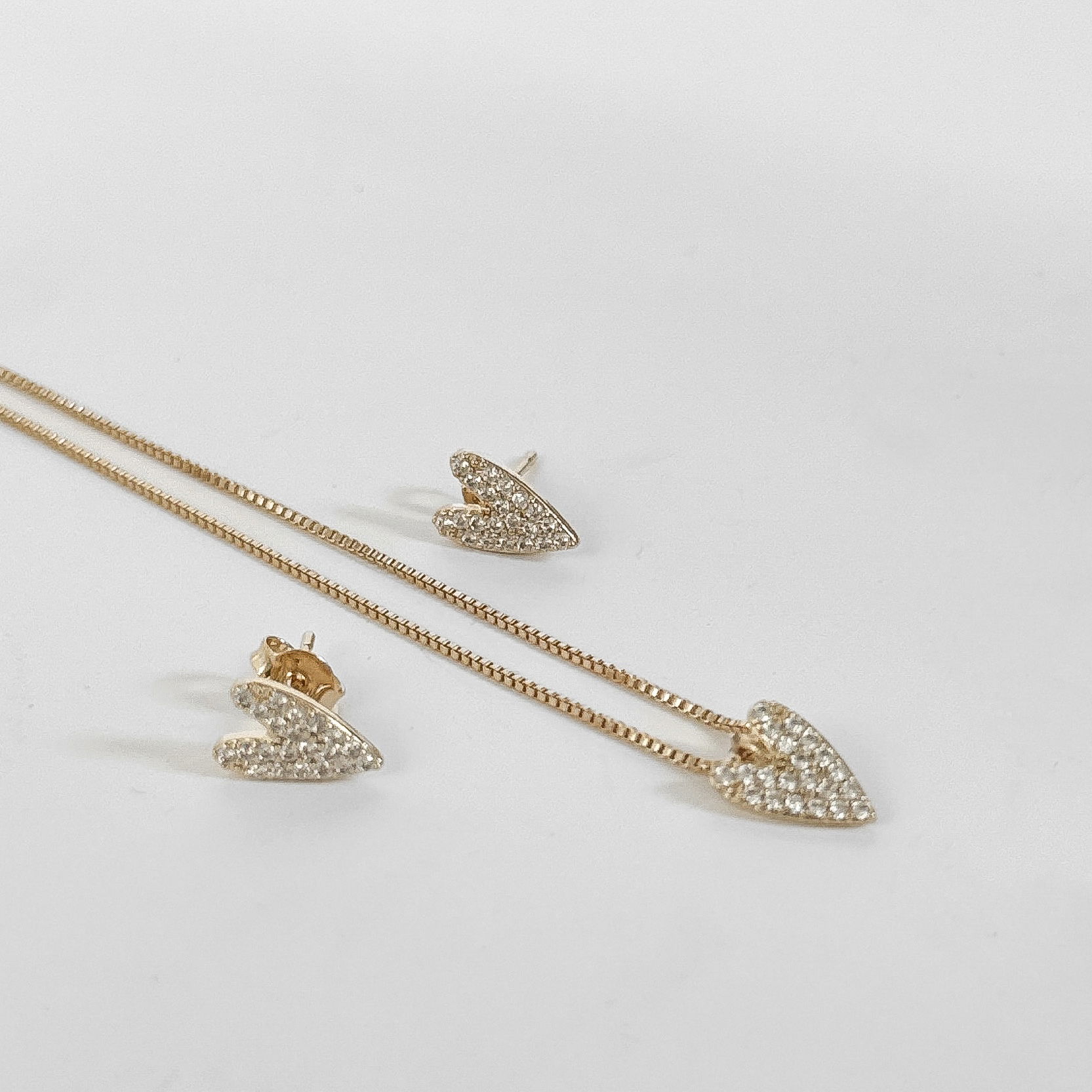 Kit Colar e Brinco - Coração Assimétrico Zircônia