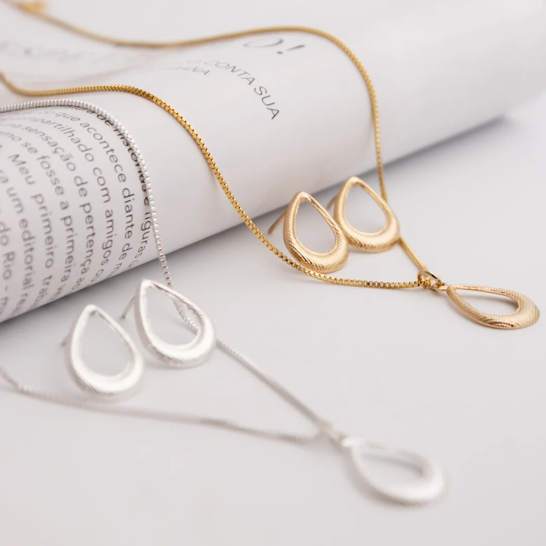 Kit Colar e Brinco - Gota Texturizada