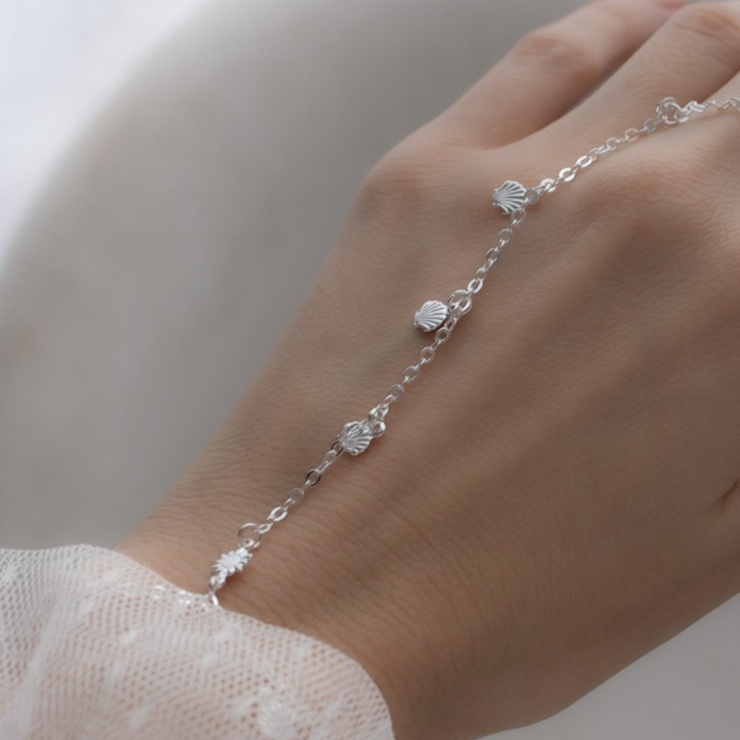 Pulseira de Mão - Hand Chain Penduricalhos Verão