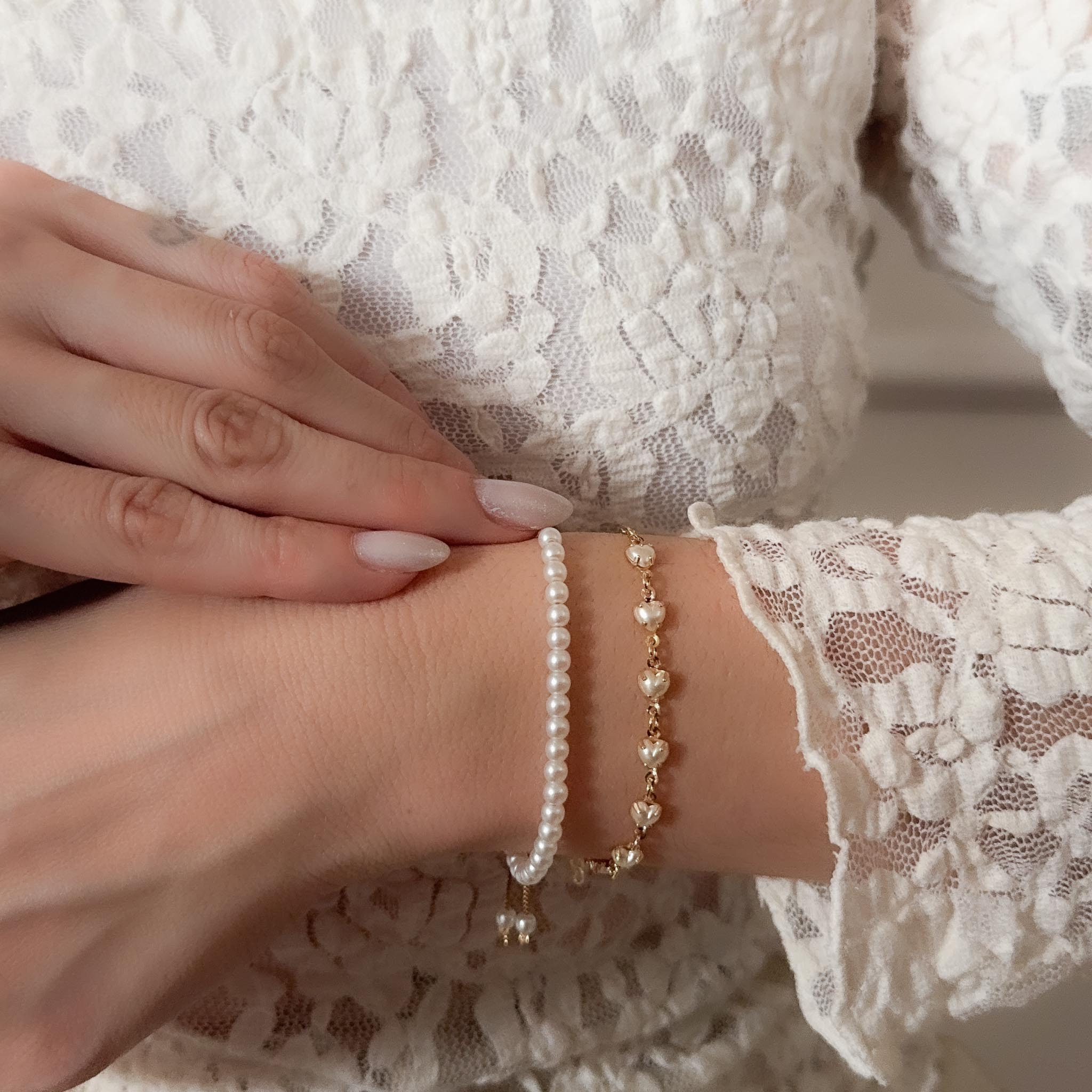 Pulseira Regular - Mini Corações Pérolas